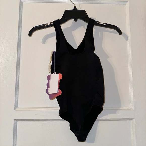 Yitty Nearly Naked Shaping Thong Bodysuit m/l - Picture 7 of 8